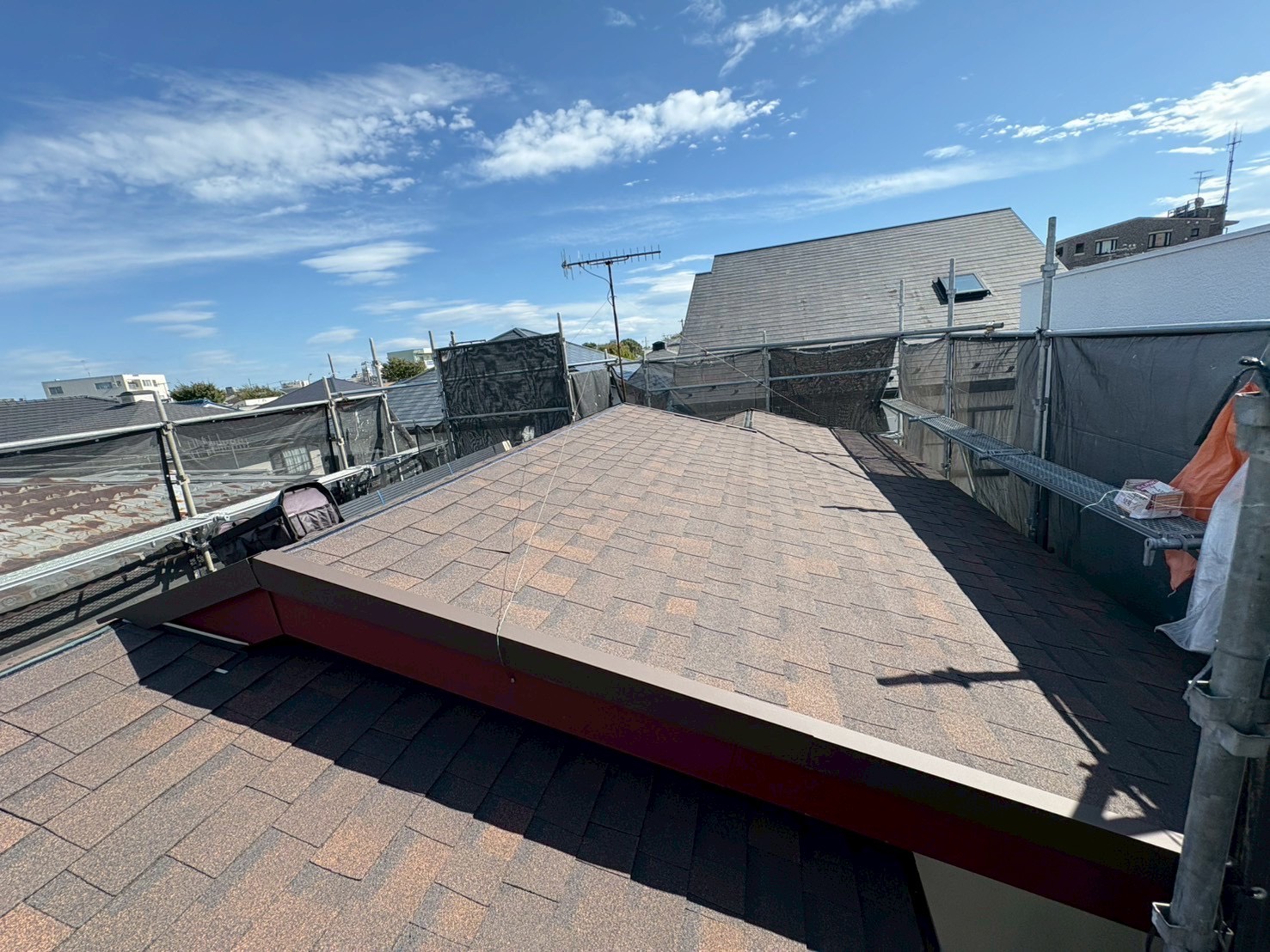 横浜市旭区  屋根葺き替え工事・破風カバー ・軒天貼り替え工事